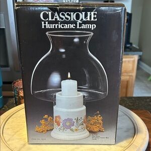 Classique Hurricane Lamp with Floral Design